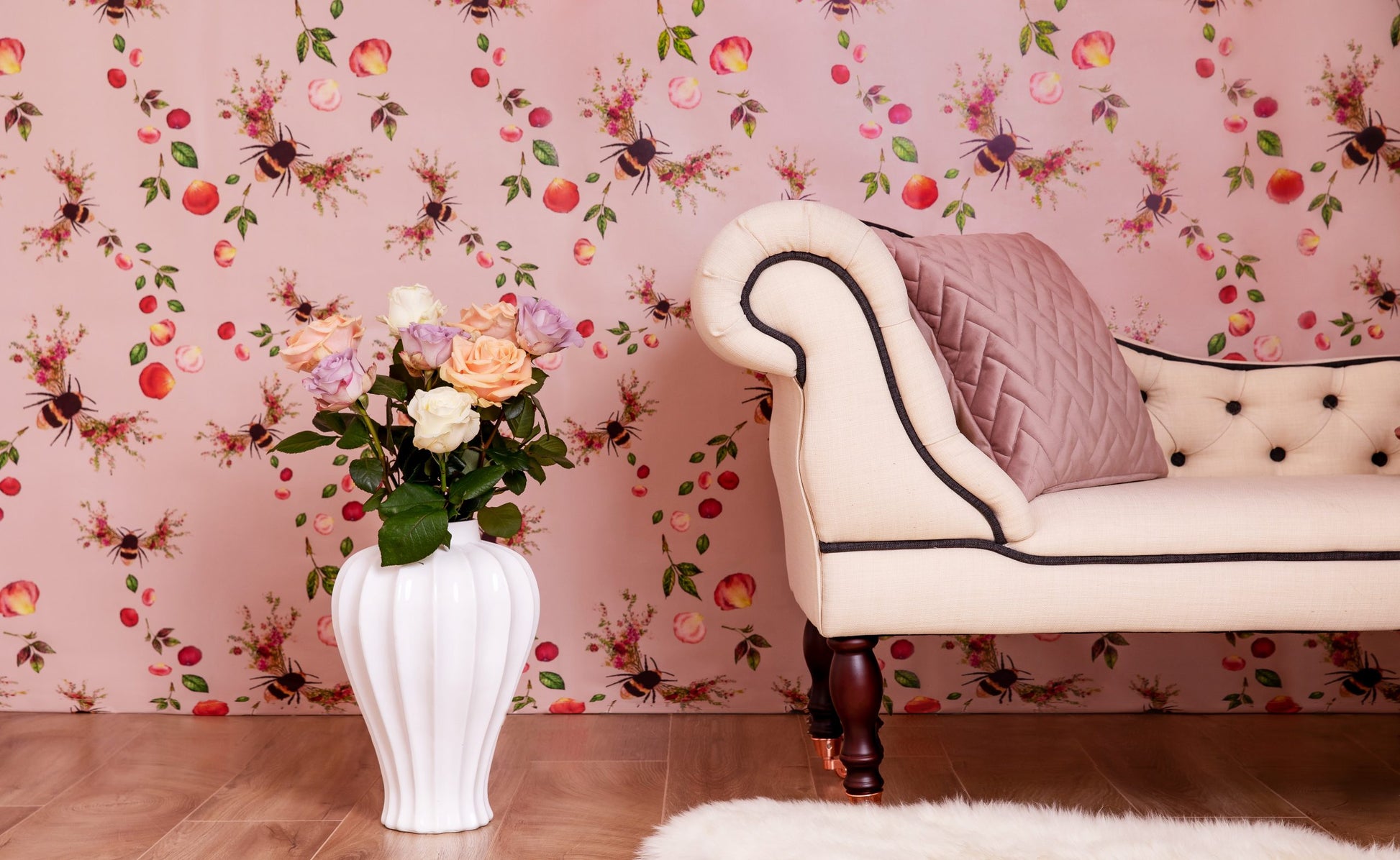Bee Bloom Wallpaper Sample - Choose a sample colour image 4